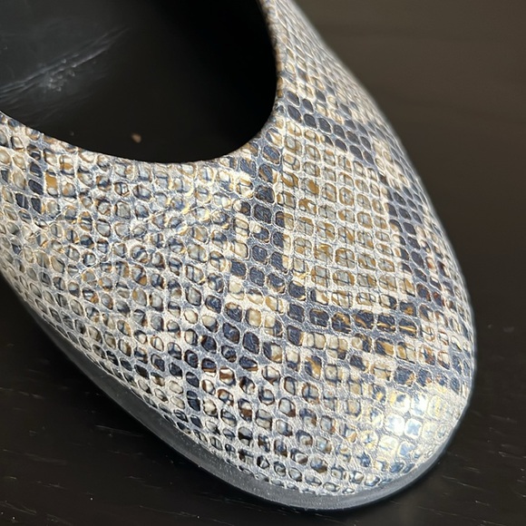 Studio Flexx women’s animal print leather flats size 8 - Picture 2 of 15